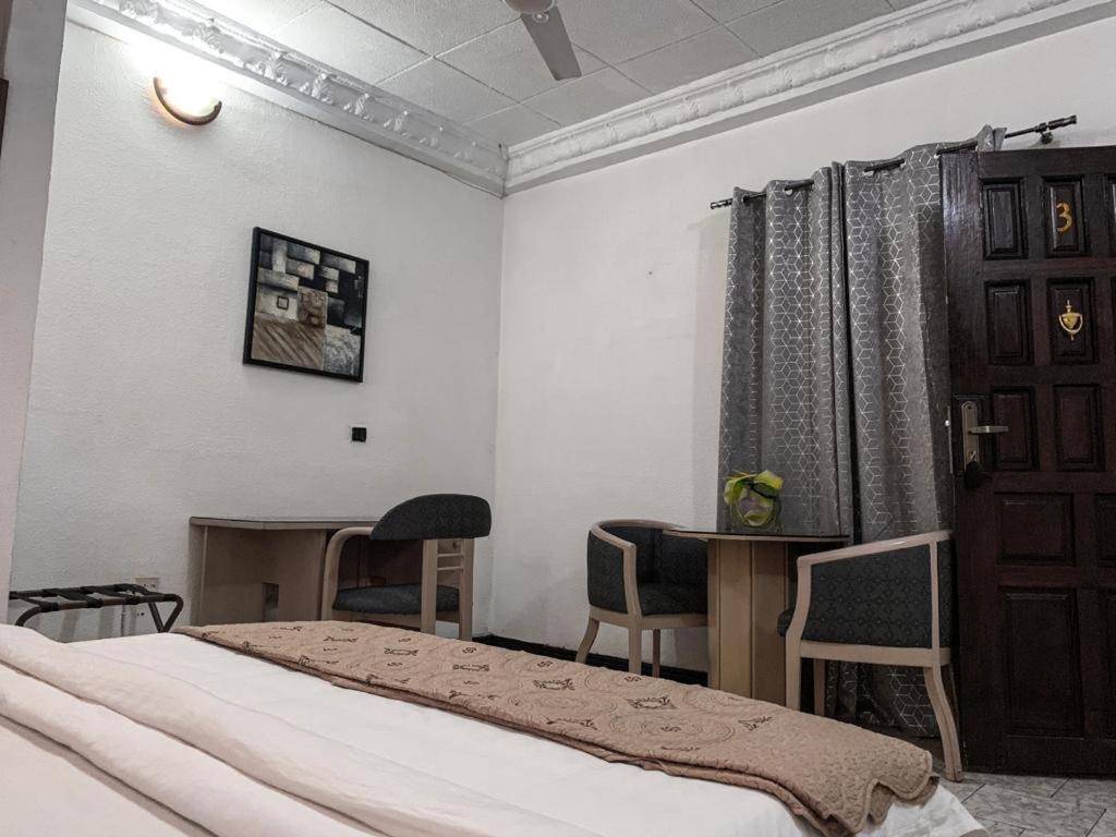 Hill View Hotel West Airport อักกรา ภายนอก รูปภาพ