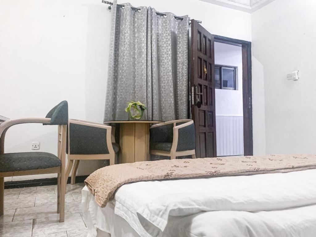 Hill View Hotel West Airport อักกรา ภายนอก รูปภาพ