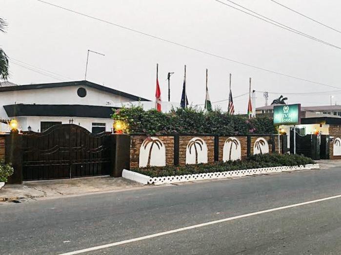 Hill View Hotel West Airport อักกรา ภายนอก รูปภาพ