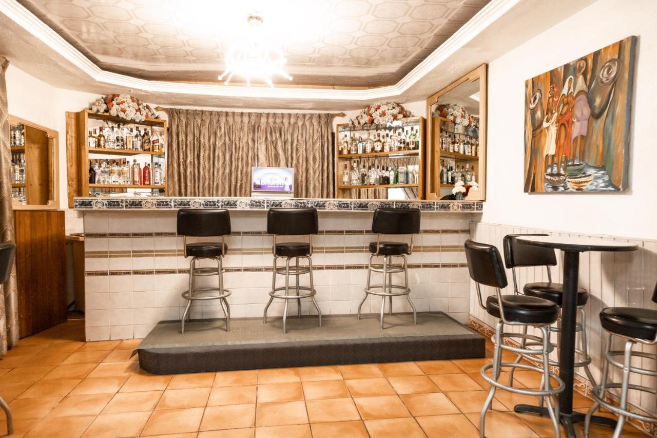 Hill View Hotel West Airport อักกรา ภายนอก รูปภาพ
